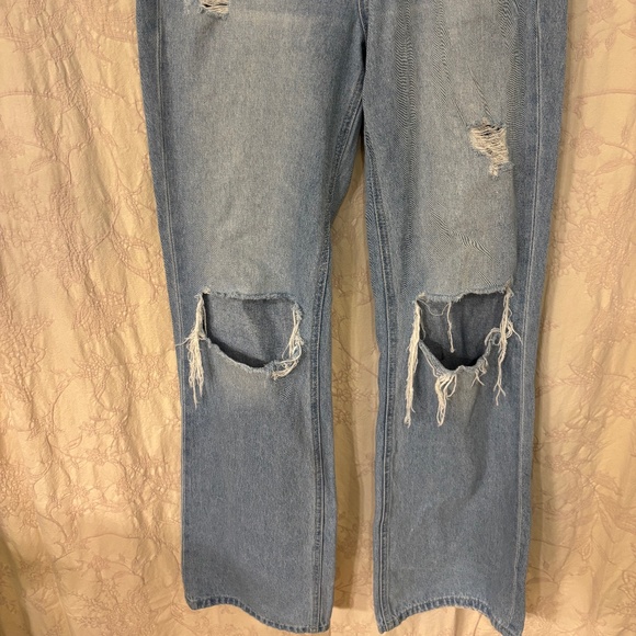 Altered State Woman’s Vervet Blue Highrise Distressed Light Wash Denim Jean 26 - Picture 3 of 6